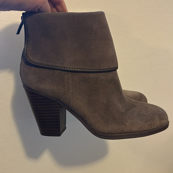 Vince Camuto Hamilton Boots - Picture 4 of 10